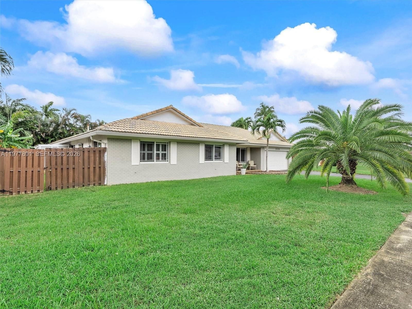 Real estate property located at 5620 9th St, Broward, Plantation Park Lakesites, Plantation, FL