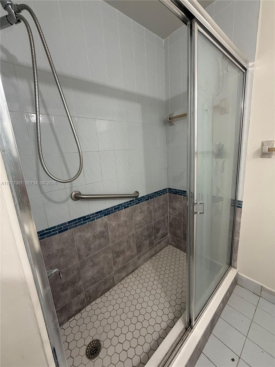 Real estate property located at 2566 73rd Pl, Miami-dade, 1st Addn To Alameda Jardi, Hialeah, FL