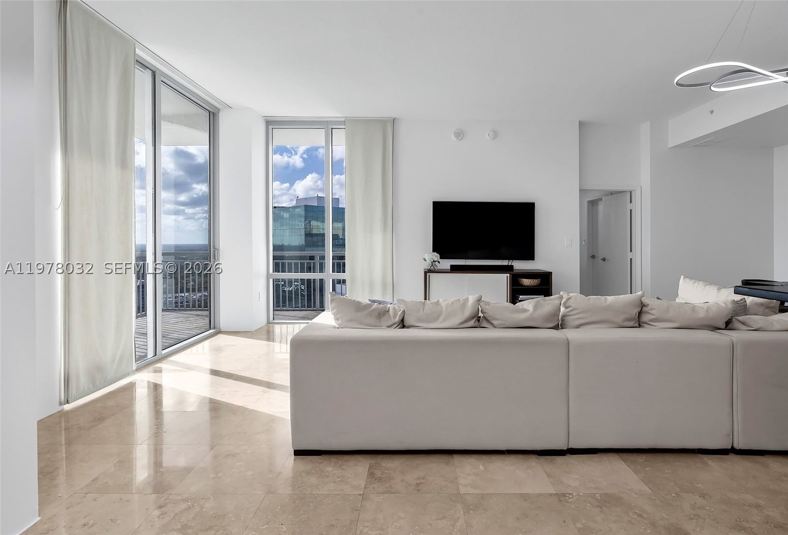 Real estate property located at 9066 73rd Ct PH2402, Miami-dade, Metropolis Ii At Dadeland, Miami, FL