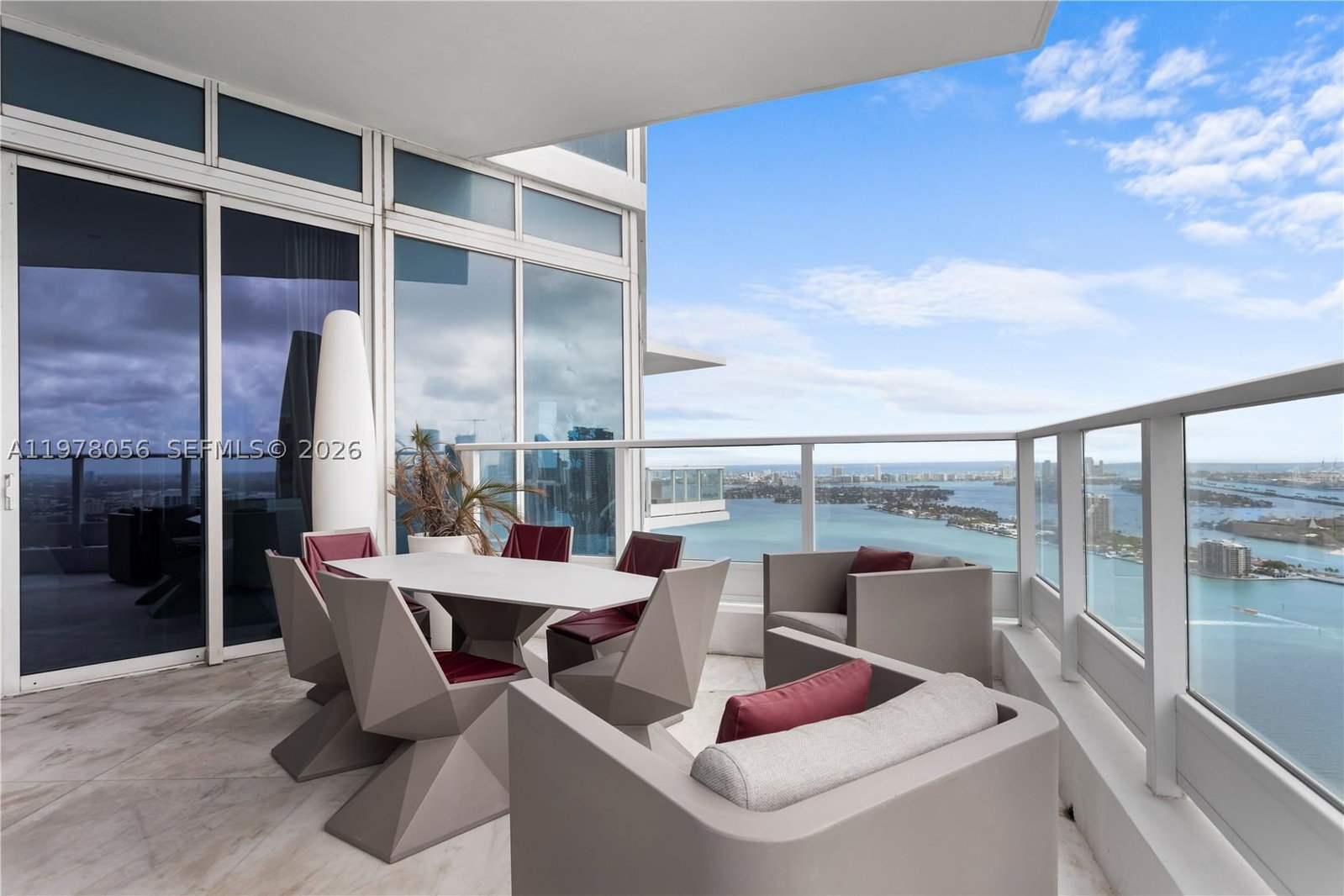 Real estate property located at 2020 Bayshore Dr PH 4702, Miami-dade, Paramount Bay Condo, Miami, FL