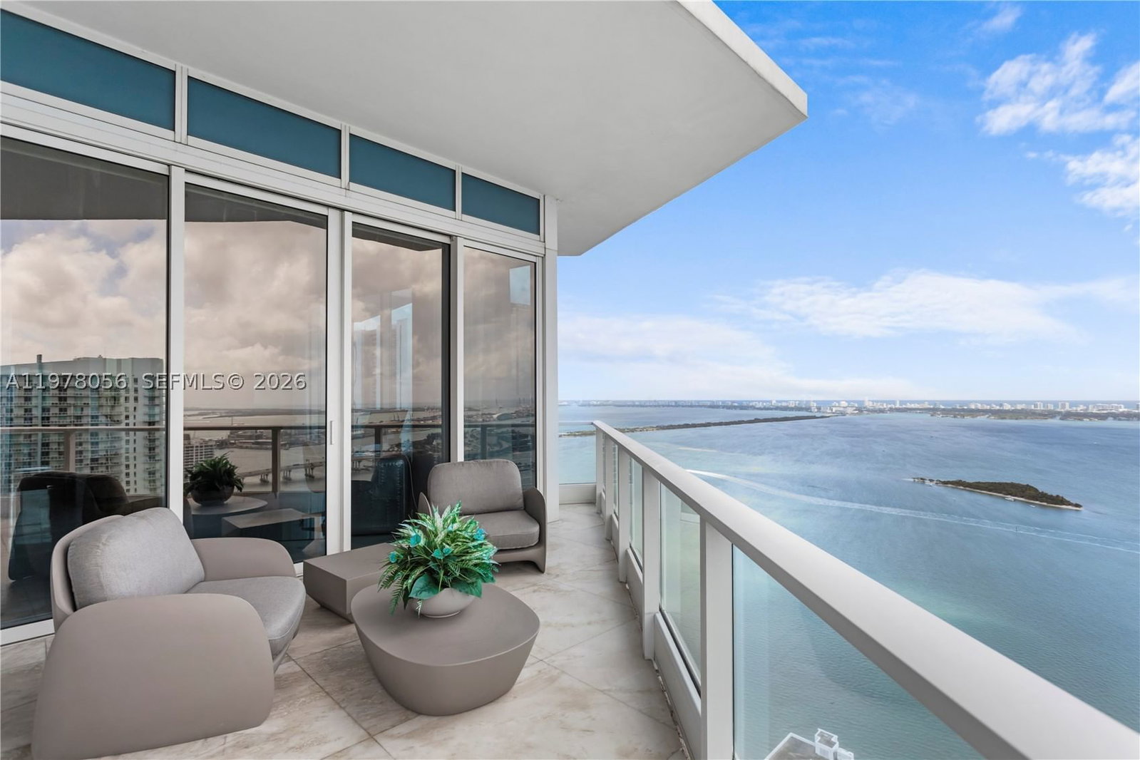 Real estate property located at 2020 Bayshore Dr PH 4702, Miami-dade, Paramount Bay Condo, Miami, FL