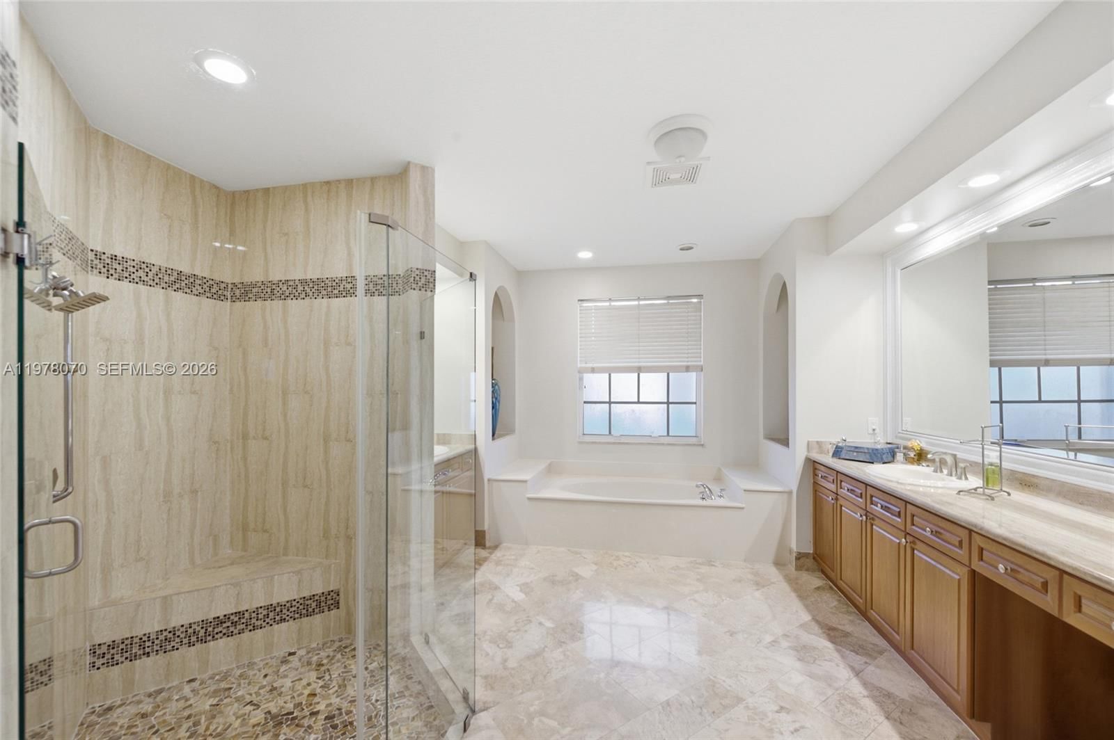 Real estate property located at 1397 Victoria Isle Dr, Broward, Weston Hills, Weston, FL