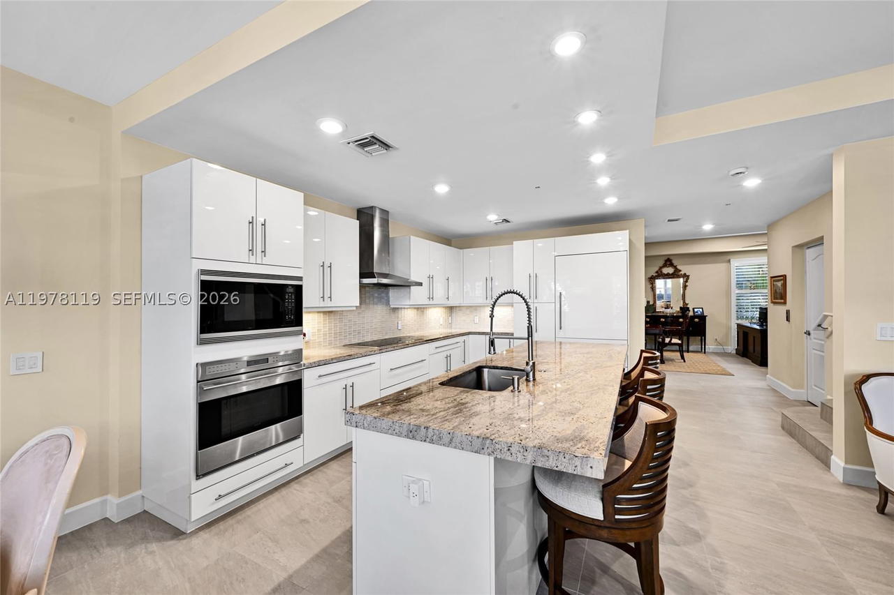 Real estate property located at 346 Elm St A-10, Broward, White Sands Beach Homes I, Hollywood, FL