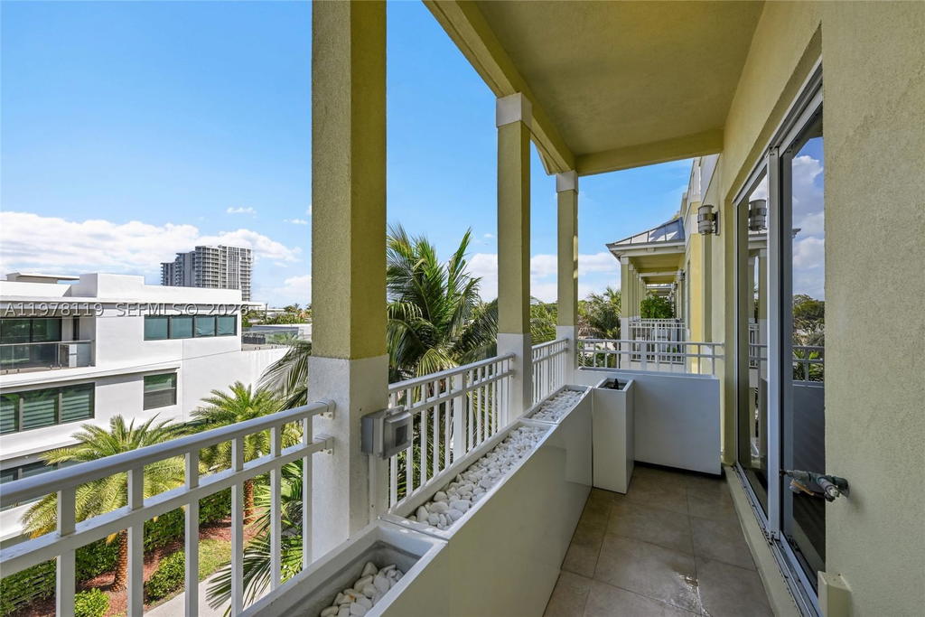 Real estate property located at 346 Elm St A-10, Broward, White Sands Beach Homes I, Hollywood, FL