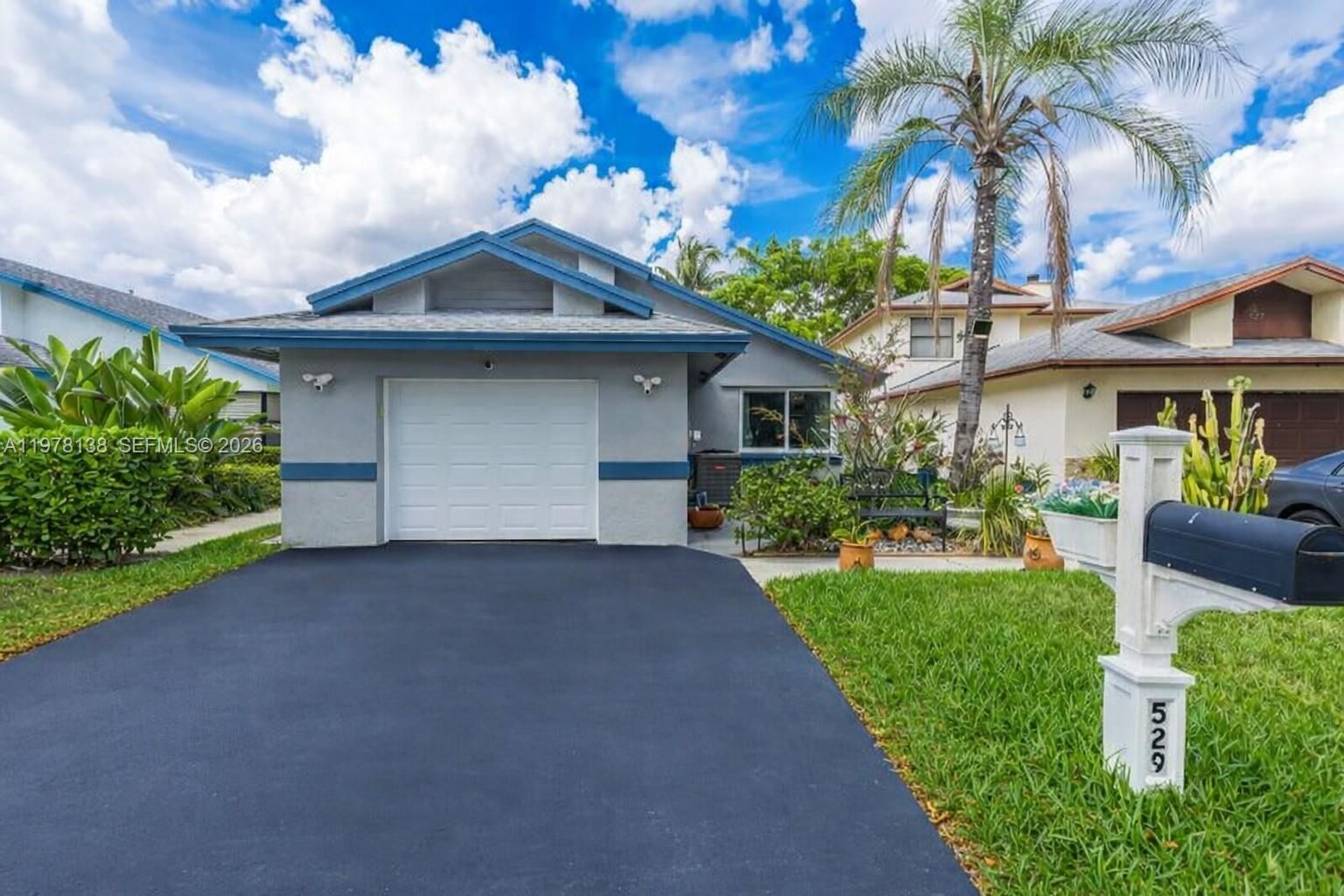 Real estate property located at 529 Lakeside Cir, Broward, New River Estates Section, Sunrise, FL