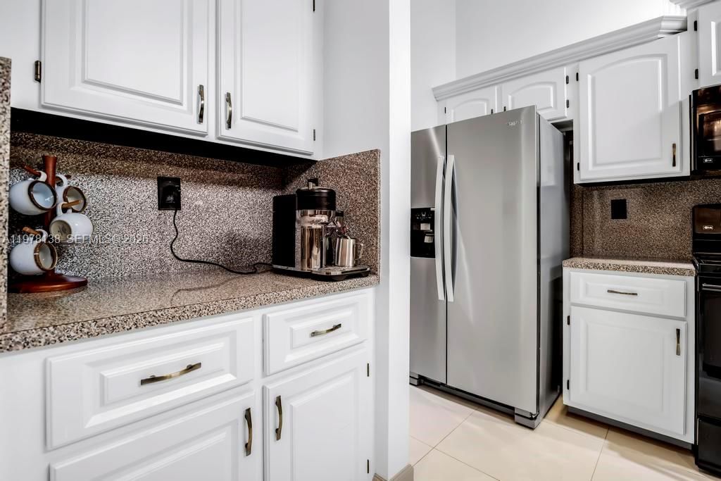 Real estate property located at 529 Lakeside Cir, Broward, New River Estates Section, Sunrise, FL