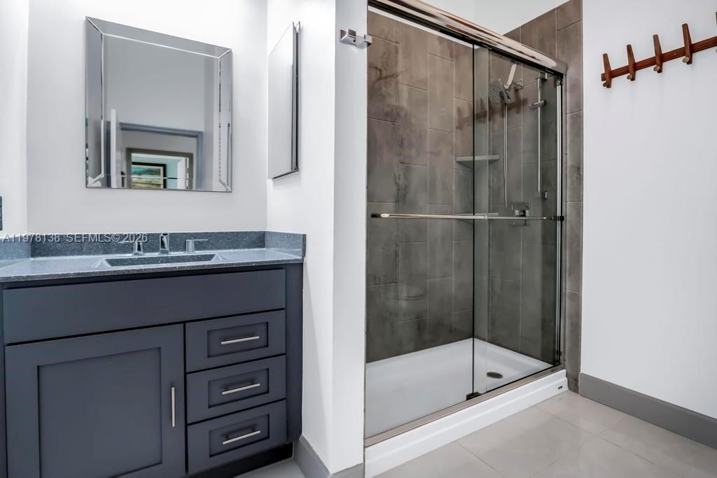 Real estate property located at 529 Lakeside Cir, Broward, New River Estates Section, Sunrise, FL