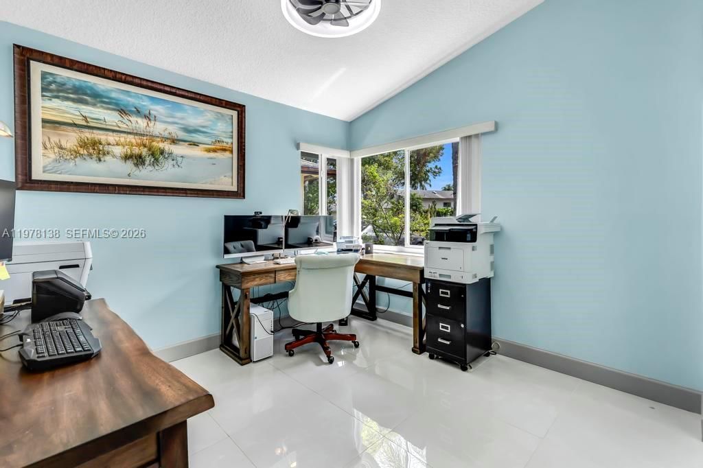 Real estate property located at 529 Lakeside Cir, Broward, New River Estates Section, Sunrise, FL