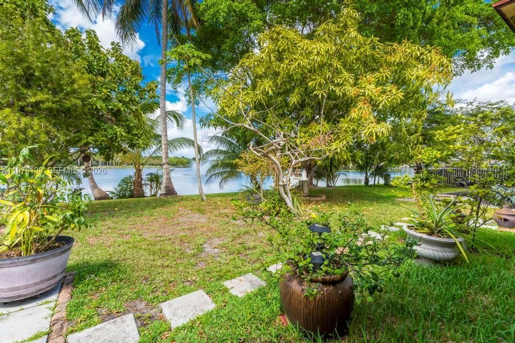 Real estate property located at 529 Lakeside Cir, Broward, New River Estates Section, Sunrise, FL