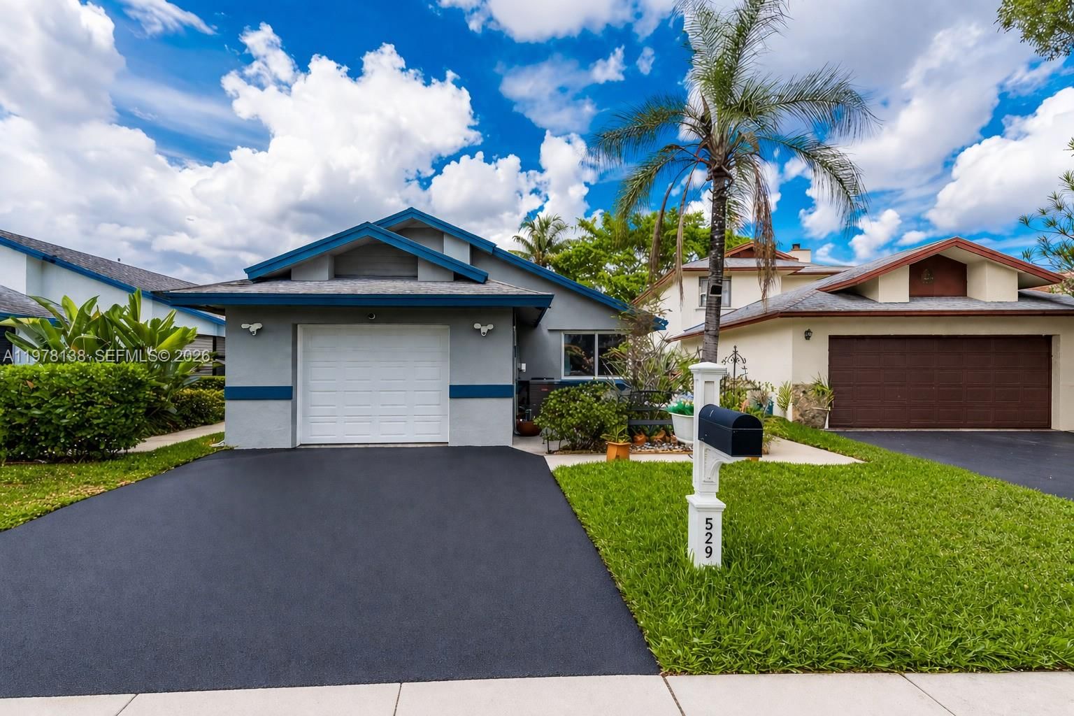 Real estate property located at 529 Lakeside Cir, Broward, New River Estates Section, Sunrise, FL