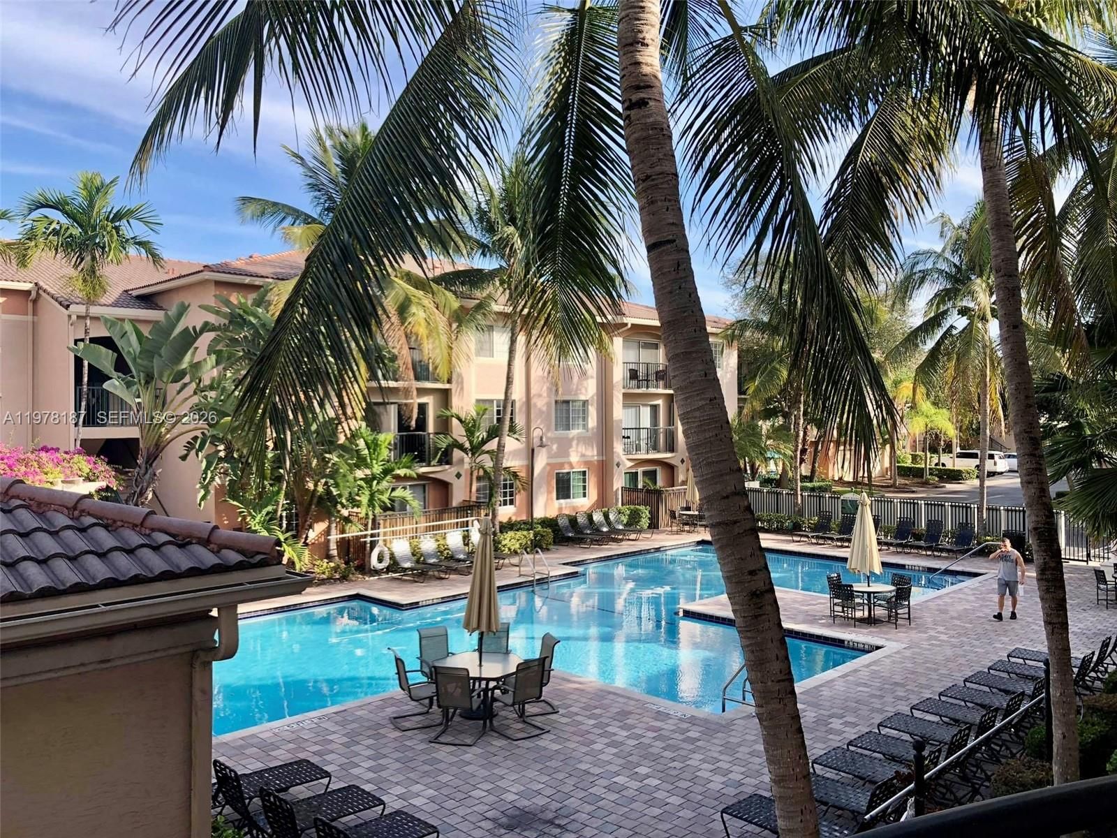 Real estate property located at 2107 10th Ave #833, Broward, Village East Condo, Fort Lauderdale, FL