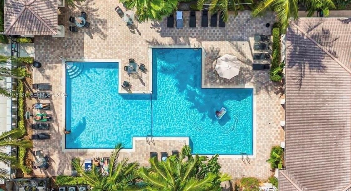 Real estate property located at 2107 10th Ave #833, Broward, Village East Condo, Fort Lauderdale, FL