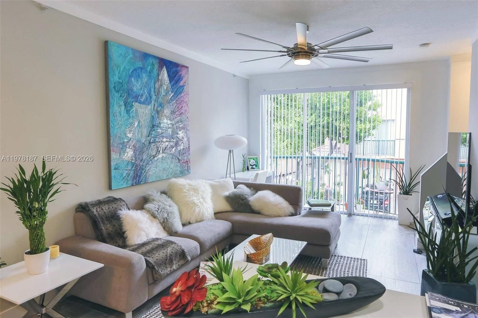 Real estate property located at 2107 10th Ave #833, Broward, Village East Condo, Fort Lauderdale, FL