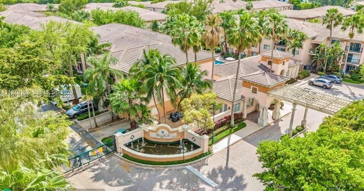 Real estate property located at 2107 10th Ave #833, Broward, Village East Condo, Fort Lauderdale, FL