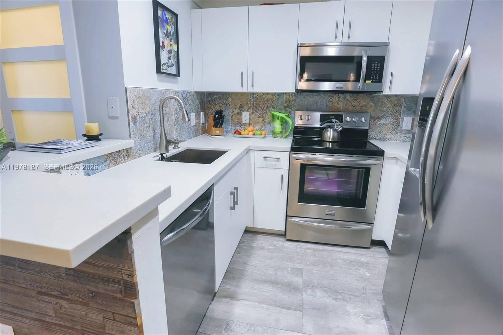 Real estate property located at 2107 10th Ave #833, Broward, Village East Condo, Fort Lauderdale, FL