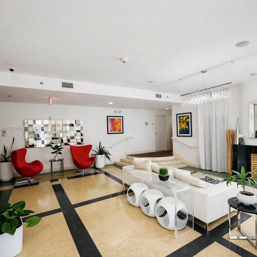 Real estate property located at 1300 Pennsylvania Ave #109, Miami-dade, 1300 Pennsylvania Condo, Miami Beach, FL