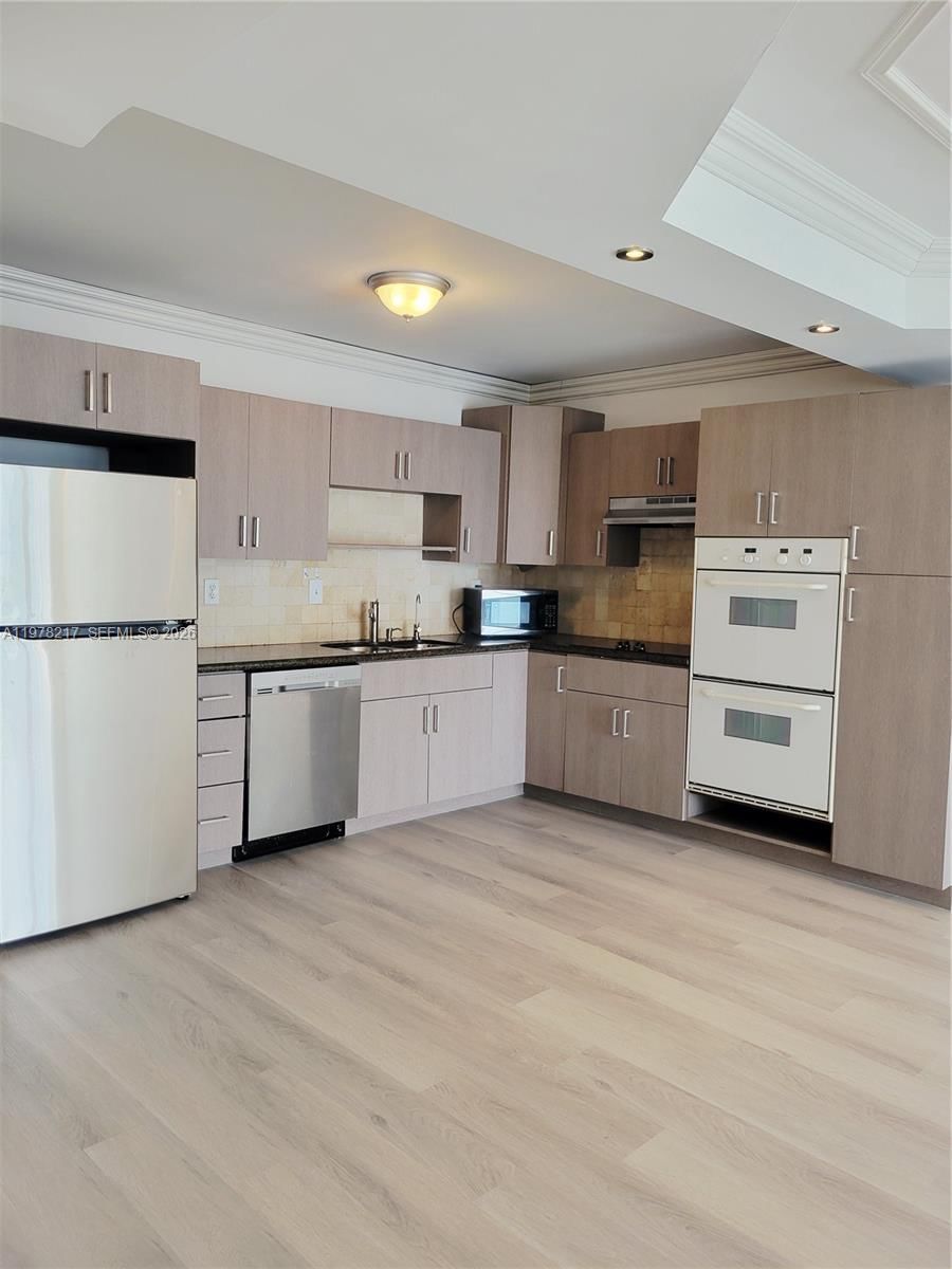Real estate property located at 19380 Collins Ave #1402, Miami-dade, Oceanview Building B Cond, Sunny Isles Beach, FL