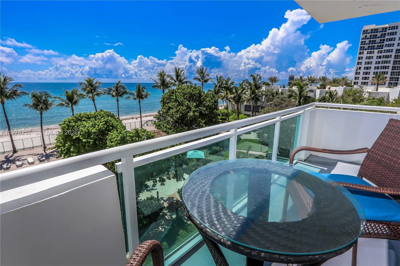 Real estate property located at 3001 Ocean Dr #411, Broward, Residences On Hollywood B, Hollywood, FL