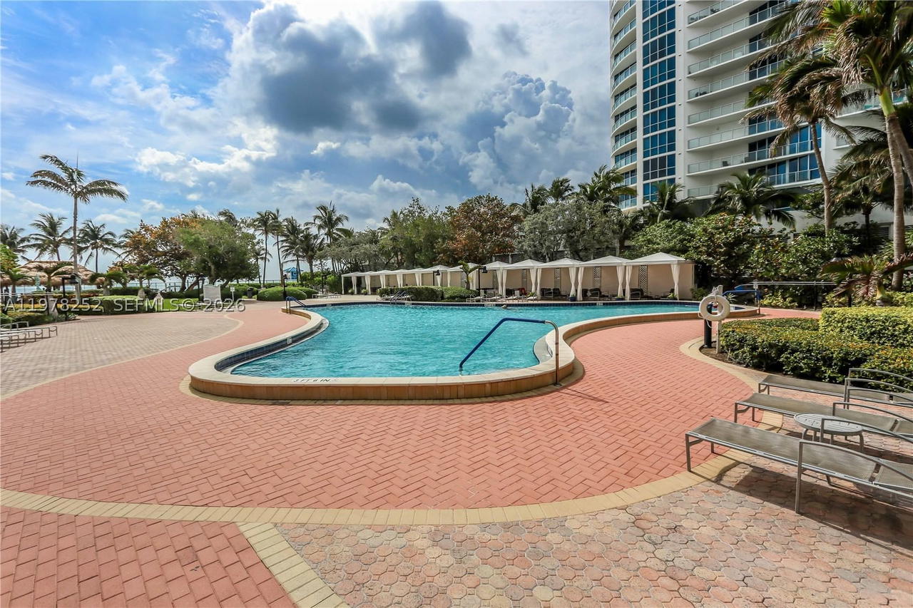 Real estate property located at 3001 Ocean Dr #411, Broward, Residences On Hollywood B, Hollywood, FL