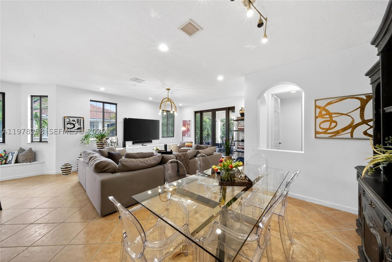 Real estate property located at 1506 Passion Vine Cir #23-3, Broward, Mariposa Pointe At Weston, Weston, FL