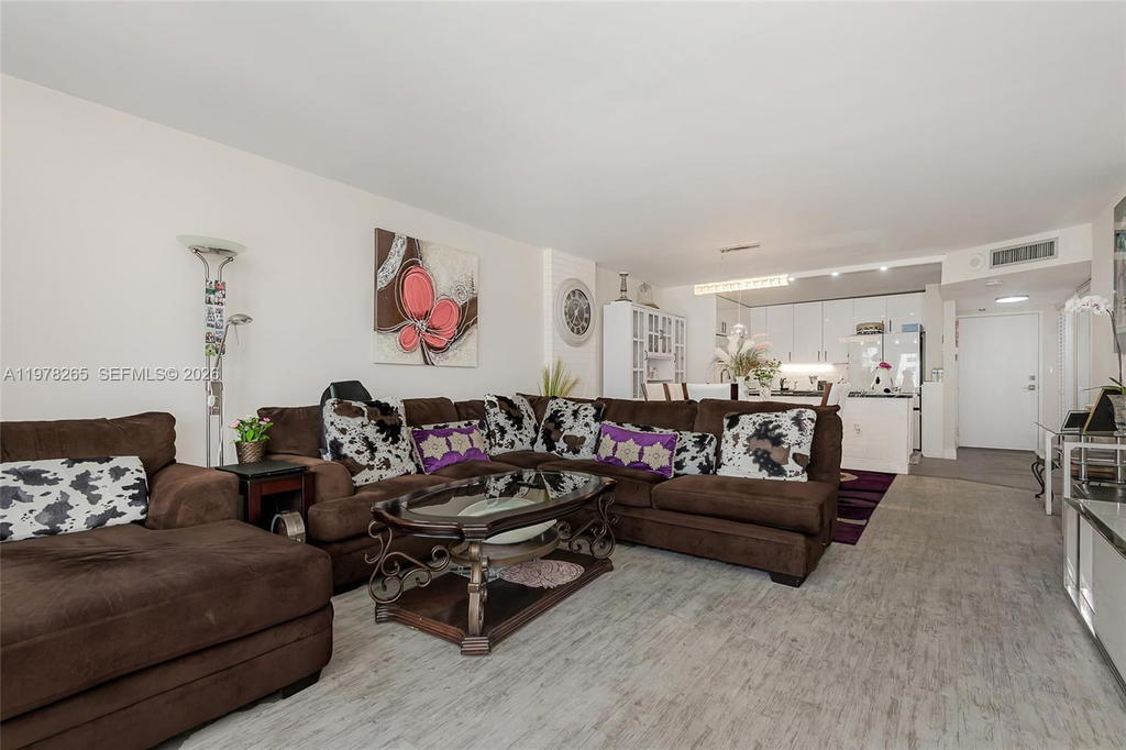 Real estate property located at 2801 183rd St #1108W, Miami-dade, Admirals Port Condo-east, Aventura, FL