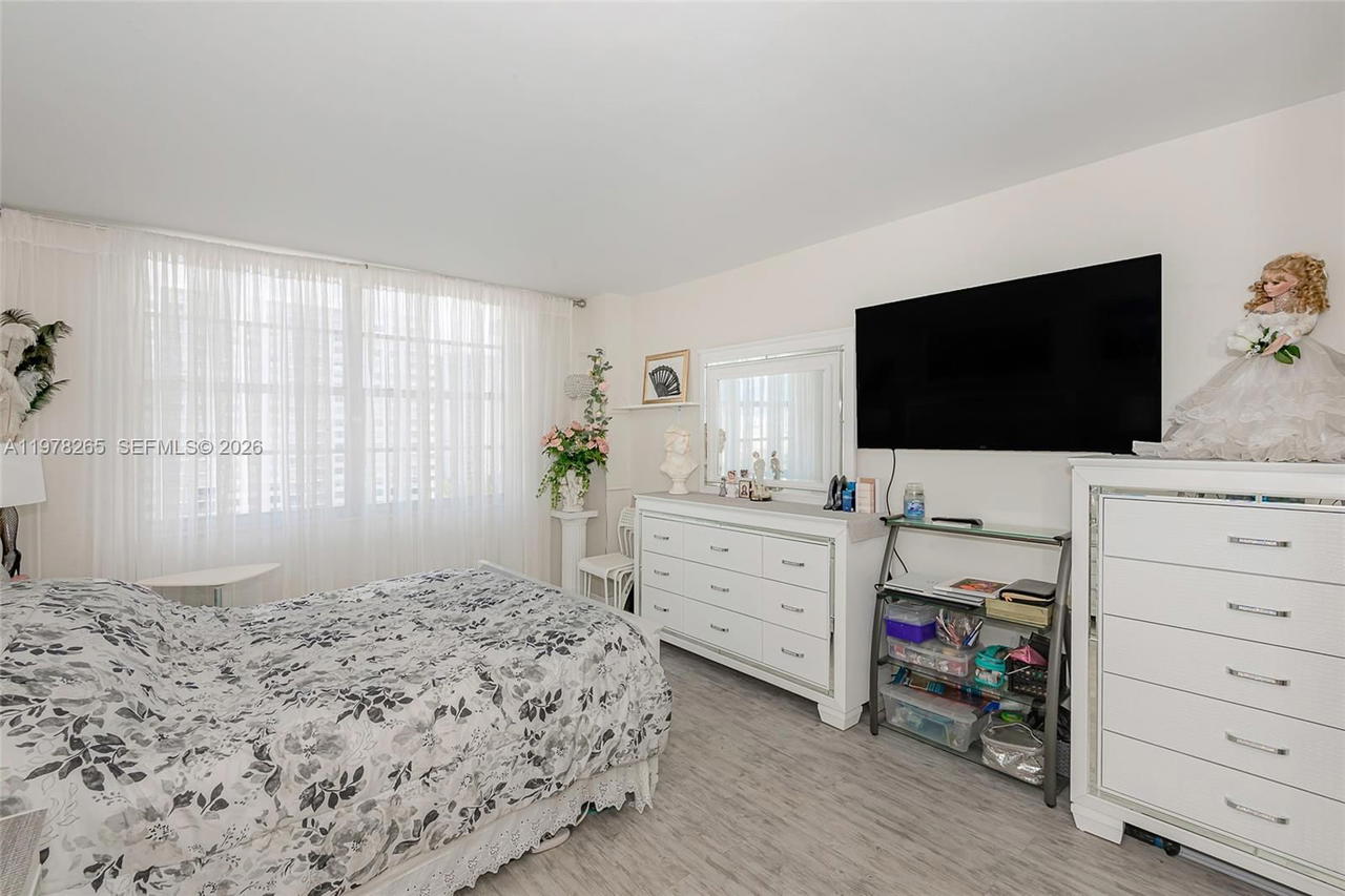 Real estate property located at 2801 183rd St #1108W, Miami-dade, Admirals Port Condo-east, Aventura, FL