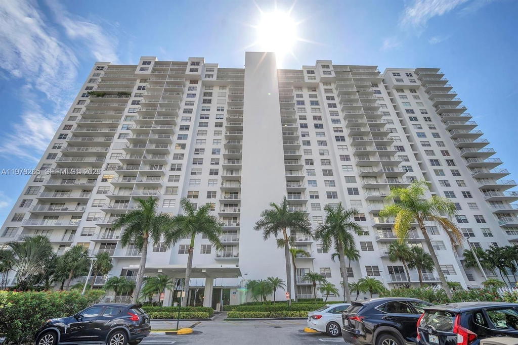 Real estate property located at 2801 183rd St #1108W, Miami-dade, Admirals Port Condo-east, Aventura, FL