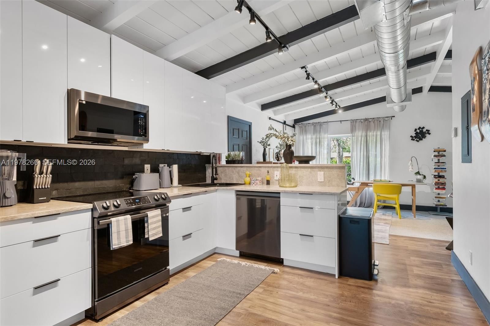 Real estate property located at 2860 13th Ct, Broward, Gillcrest, Fort Lauderdale, FL