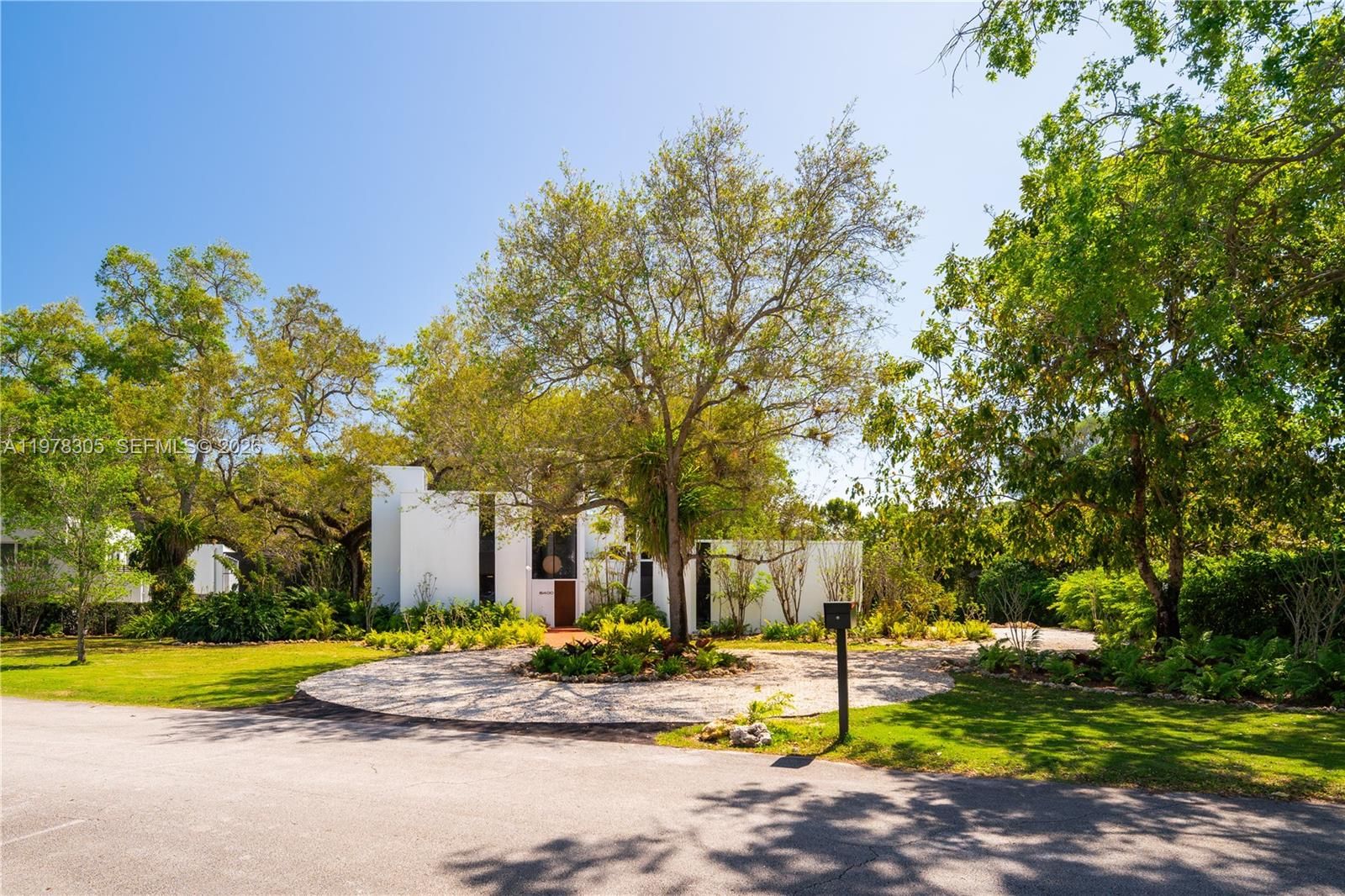 Real estate property located at 6400 133rd Dr, Miami-dade, Devonwood, Pinecrest, FL