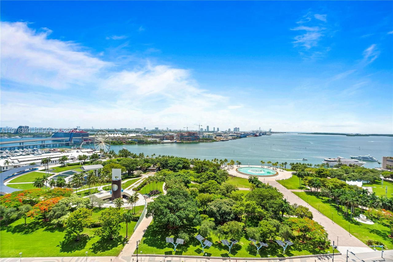 Real estate property located at 50 Biscayne Blvd #1902, Miami-dade, 50 Biscayne Condo, Miami, FL