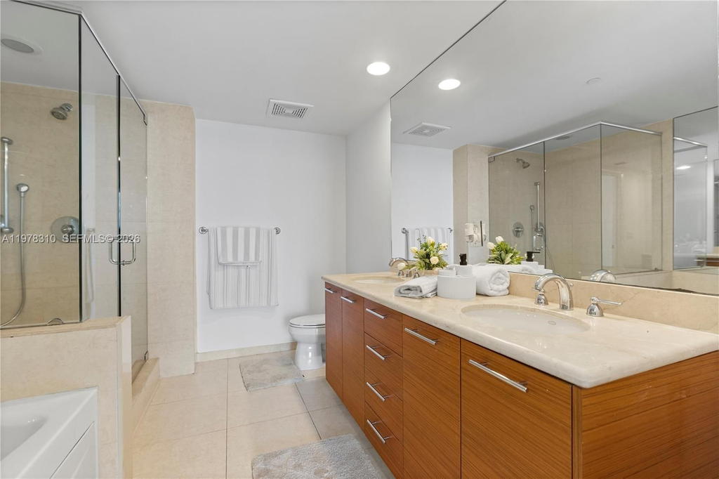 Real estate property located at 50 Biscayne Blvd #1902, Miami-dade, 50 Biscayne Condo, Miami, FL