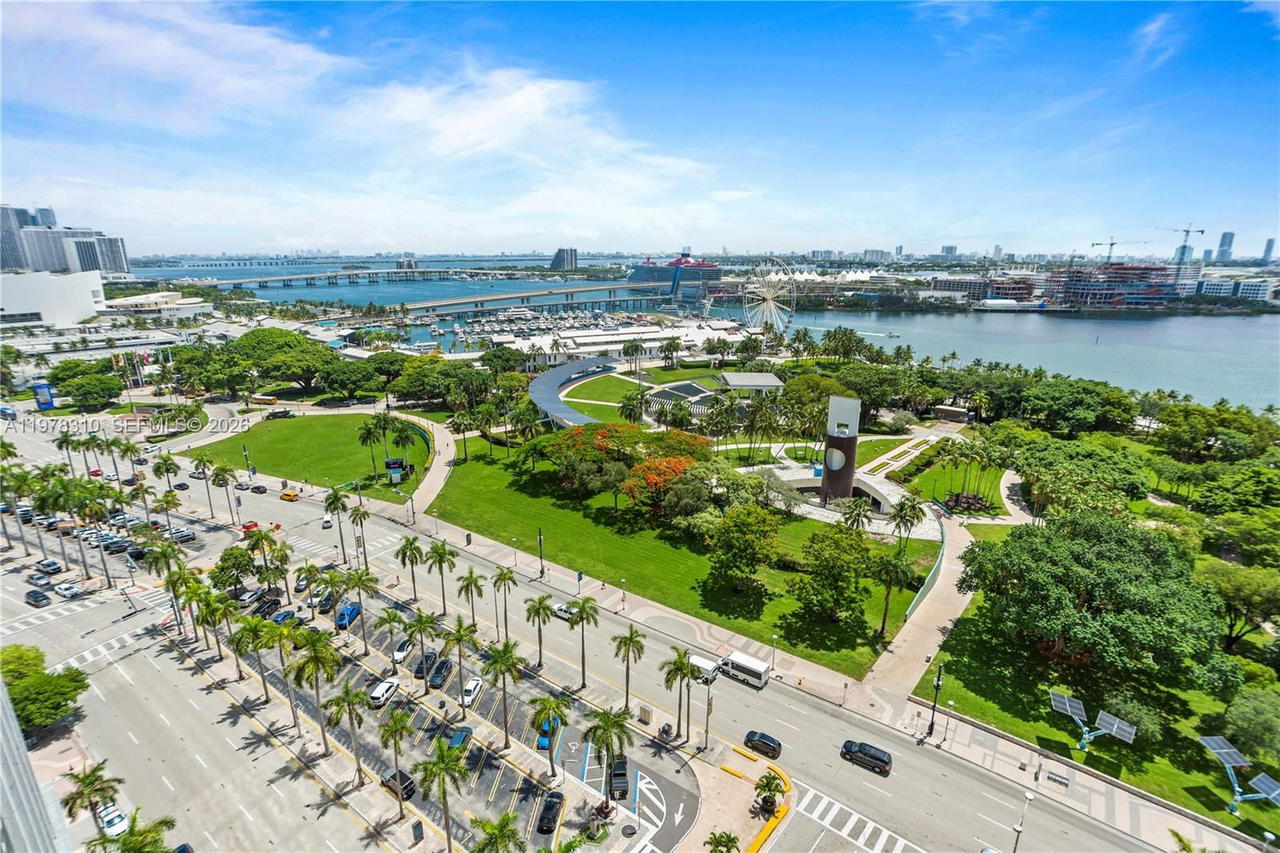 Real estate property located at 50 Biscayne Blvd #1902, Miami-dade, 50 Biscayne Condo, Miami, FL
