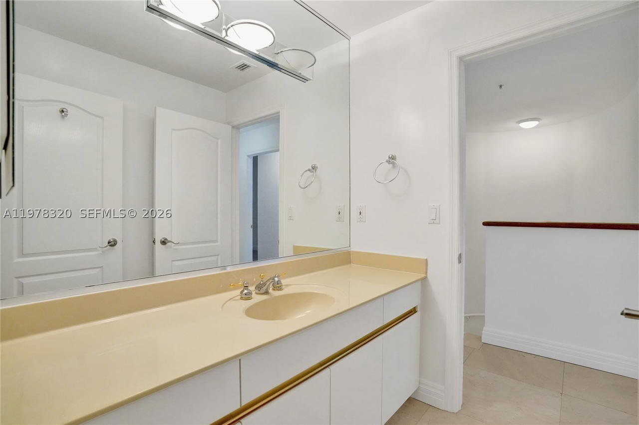 Real estate property located at 1415 Sunset Harbour Dr #202, Miami-dade, The Ths At Sunset Harbour, Miami Beach, FL