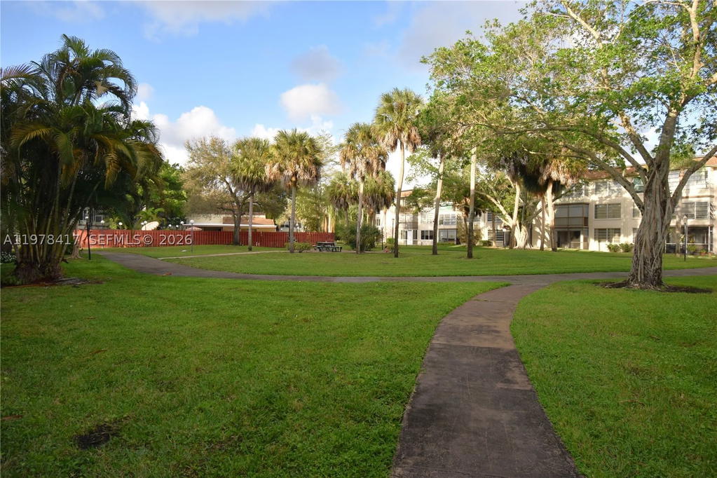 Real estate property located at 7500 17th St #102, Broward, Omega Condo No 8, Plantation, FL