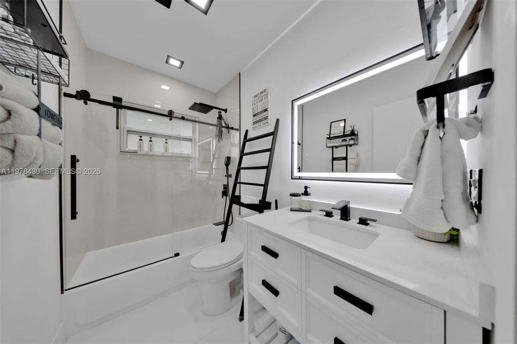 Real estate property located at 9305 178th Ter, Miami-dade, Orchard Estates, Palmetto Bay, FL