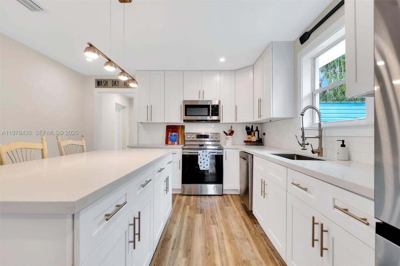 Real estate property located at 9305 178th Ter, Miami-dade, Orchard Estates, Palmetto Bay, FL