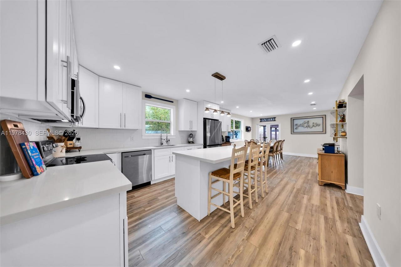 Real estate property located at 9305 178th Ter, Miami-dade, Orchard Estates, Palmetto Bay, FL