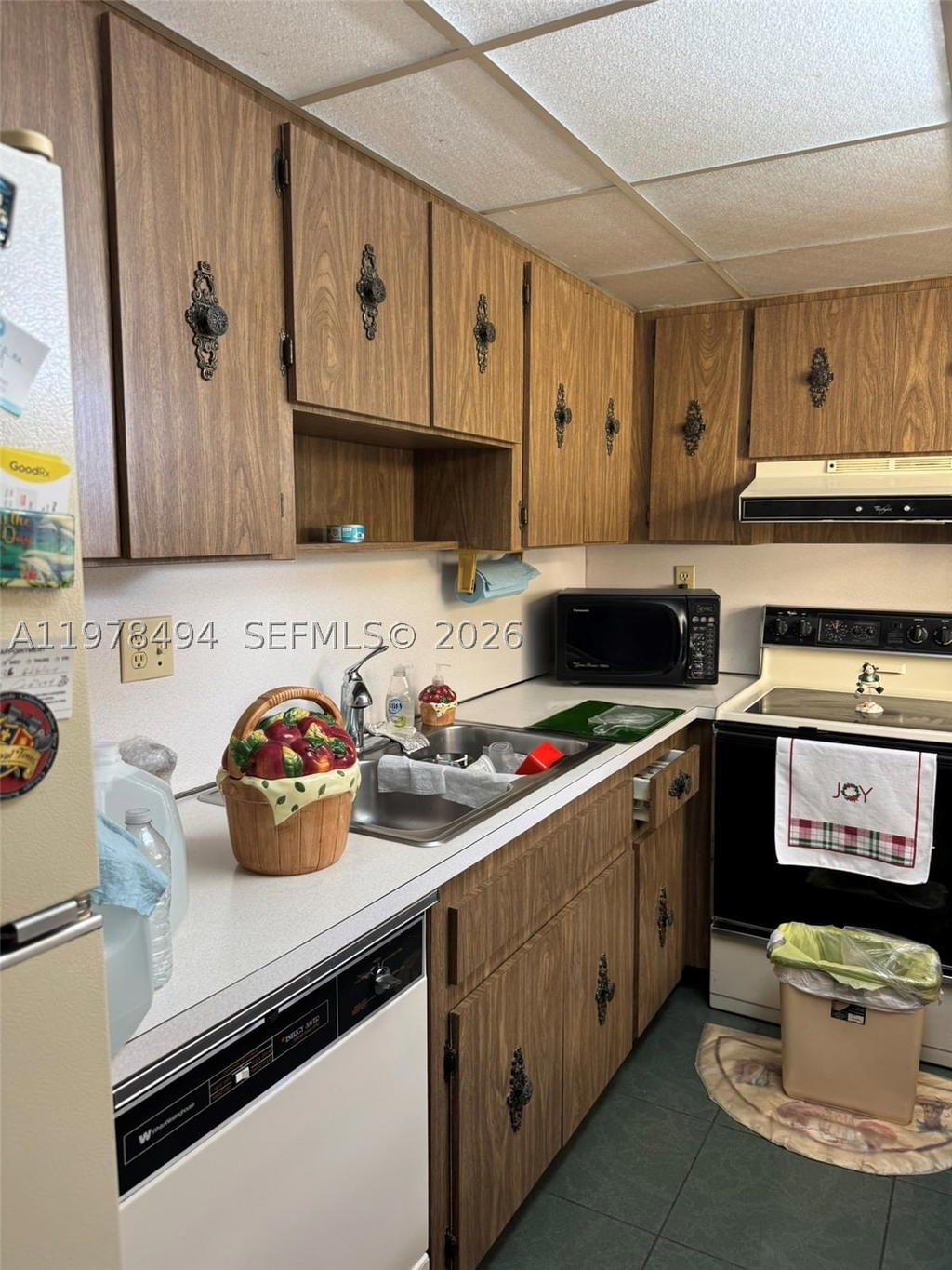 Real estate property located at 9180 Fontainebleau Blvd #302, Miami-dade, Parkview Condo No 2, Miami, FL