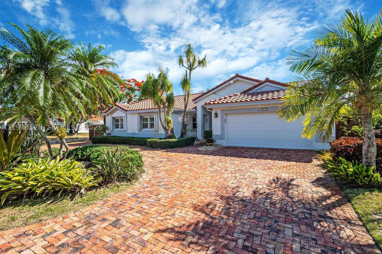 Real estate property located at 15327 55th Ter, Miami-dade, Lakes Of The Meadow Sec 4, Miami, FL
