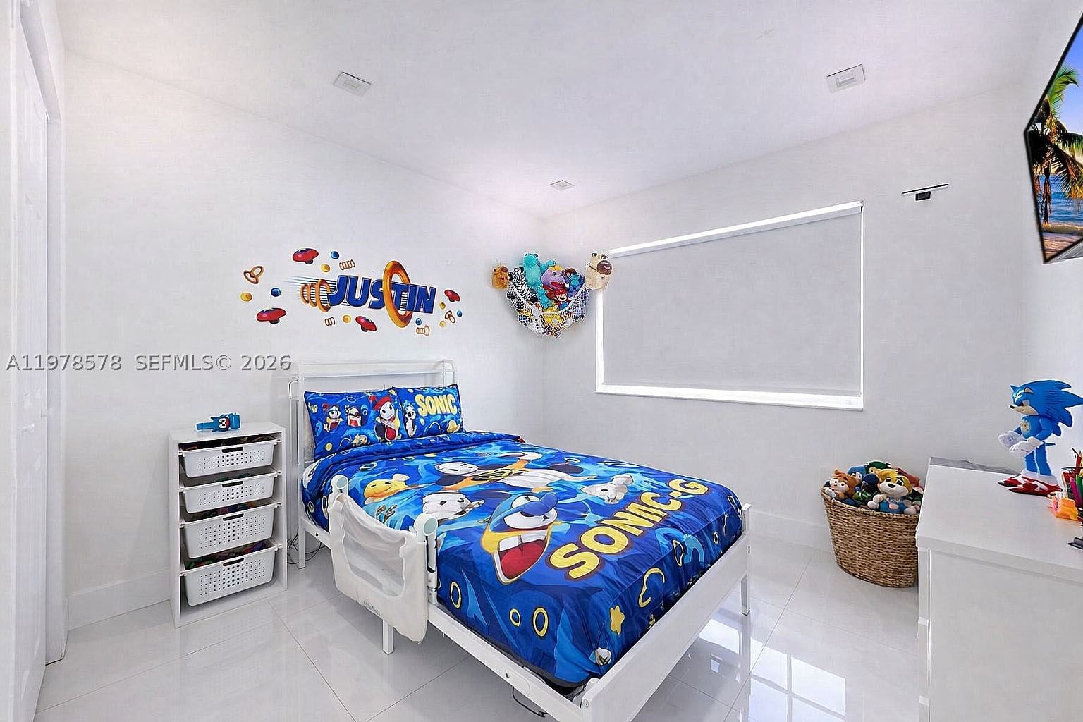 Real estate property located at 3502 156th Ct, Miami-dade, Caribe Lakes Ph Iii, Miami, FL
