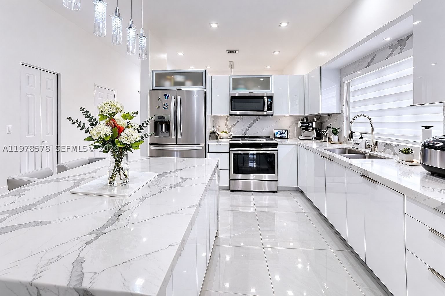 Real estate property located at 3502 156th Ct, Miami-dade, Caribe Lakes Ph Iii, Miami, FL