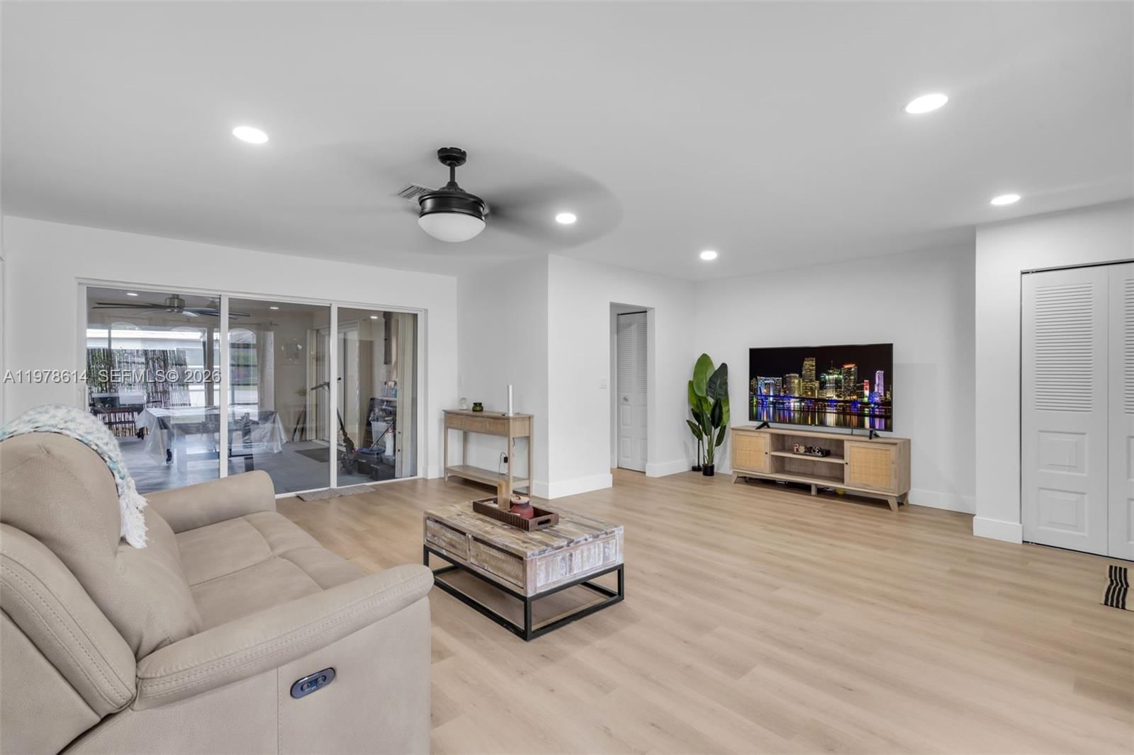 Real estate property located at 1180 49th Ct, Broward, Crystal Lake 4th Sec, Deerfield Beach, FL