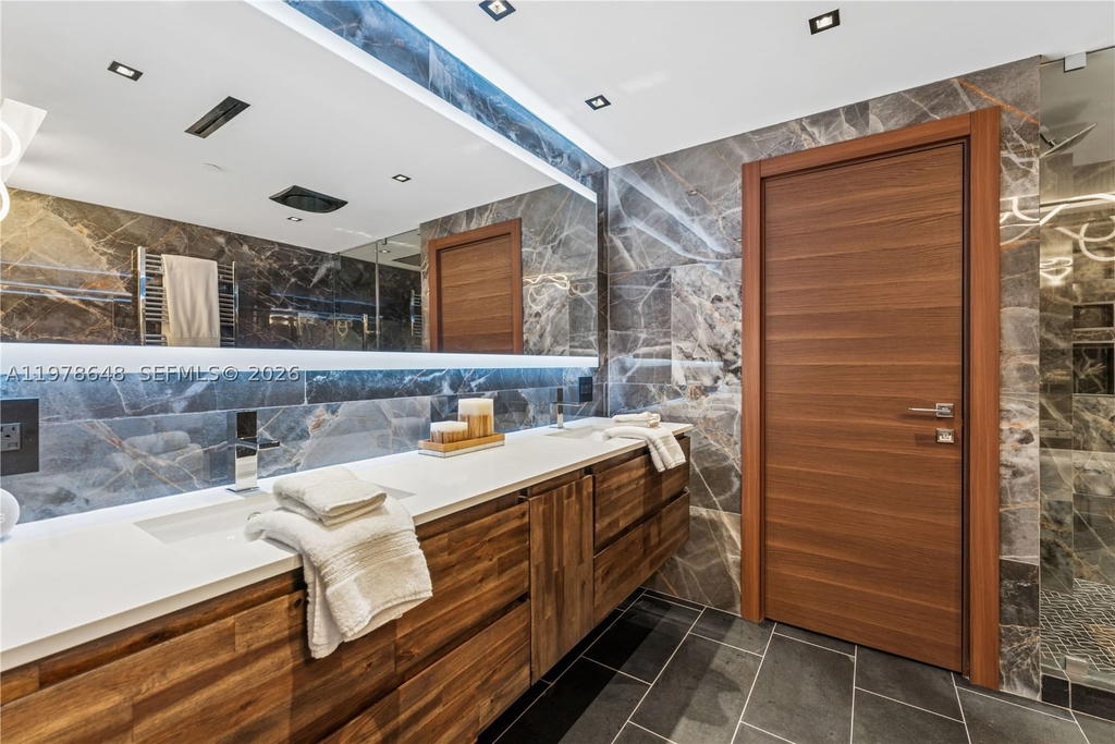 Real estate property located at 19667 Turnberry Way #8K, Miami-dade, Turnberry Isle South, Aventura, FL
