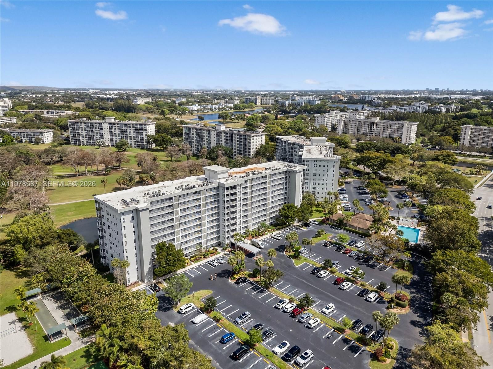 Real estate property located at 4015 Palm Aire Dr #307, Broward, No 104 Palm-aire Country C, Pompano Beach, FL