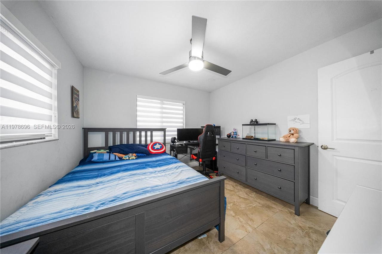 Real estate property located at 9349 24th Pl, Broward, Rainbow Lakes Section 2, Pembroke Pines, FL