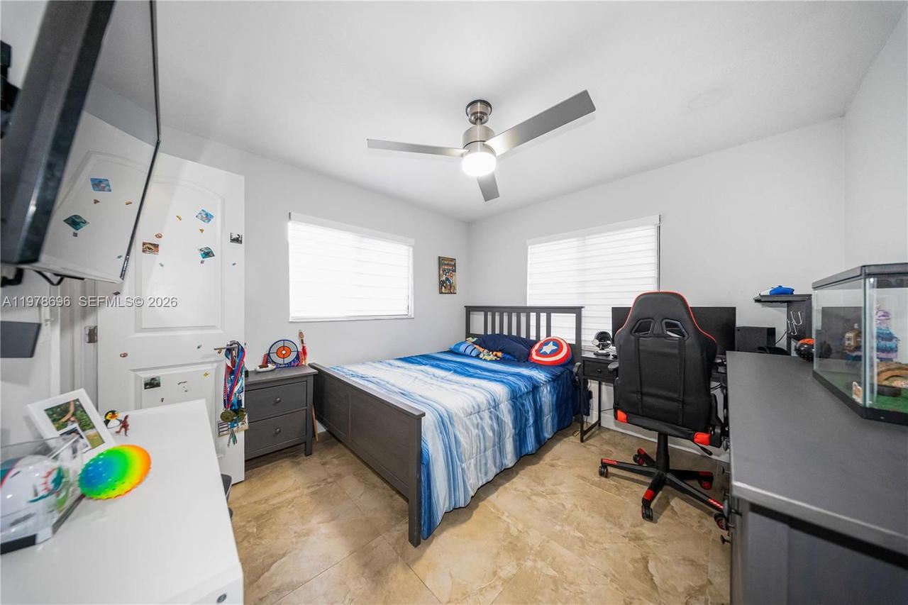 Real estate property located at 9349 24th Pl, Broward, Rainbow Lakes Section 2, Pembroke Pines, FL