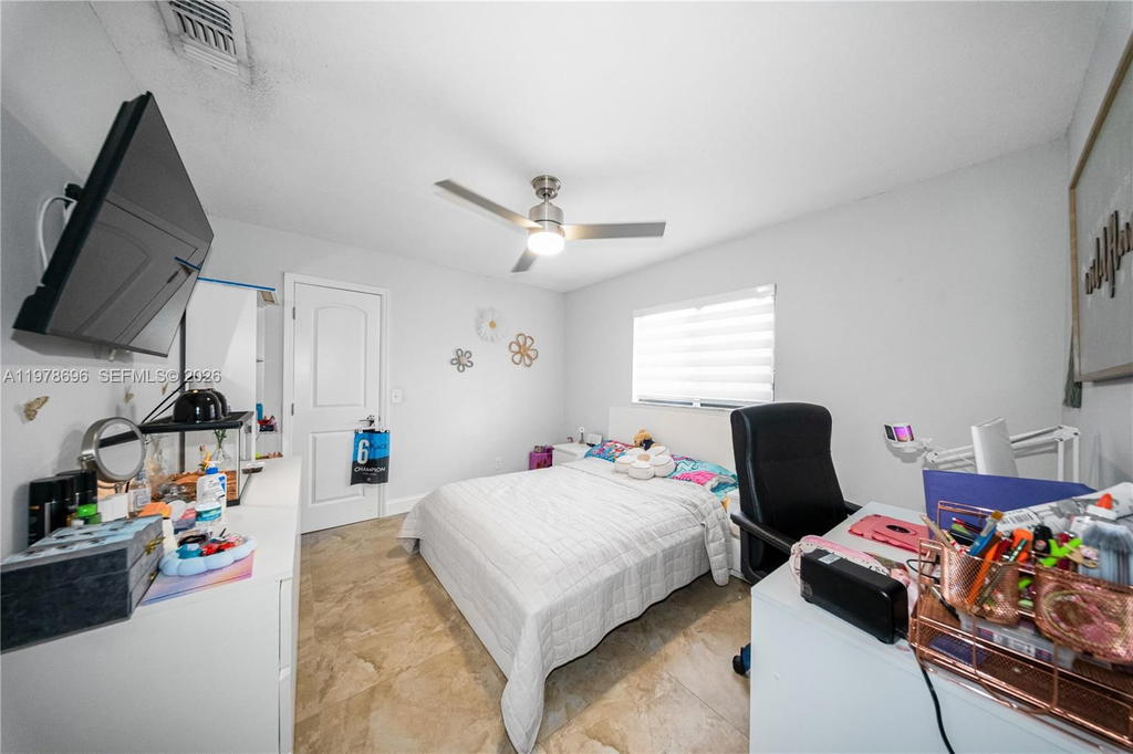 Real estate property located at 9349 24th Pl, Broward, Rainbow Lakes Section 2, Pembroke Pines, FL