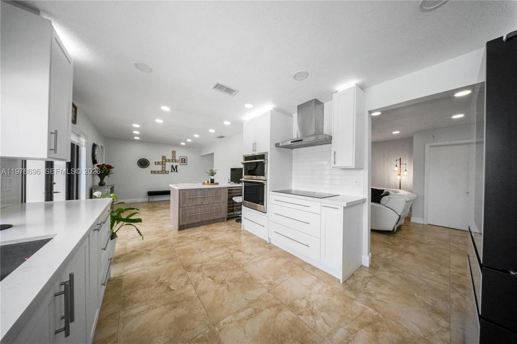 Real estate property located at 9349 24th Pl, Broward, Rainbow Lakes Section 2, Pembroke Pines, FL