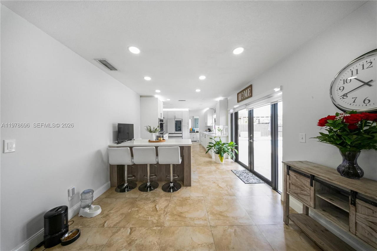 Real estate property located at 9349 24th Pl, Broward, Rainbow Lakes Section 2, Pembroke Pines, FL