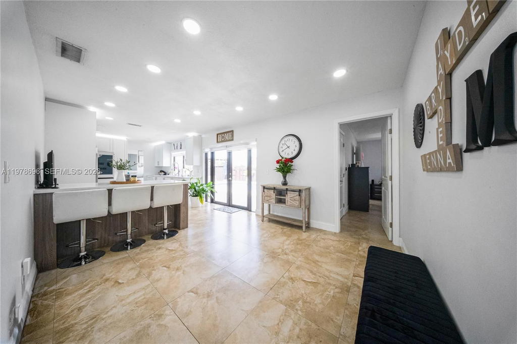 Real estate property located at 9349 24th Pl, Broward, Rainbow Lakes Section 2, Pembroke Pines, FL